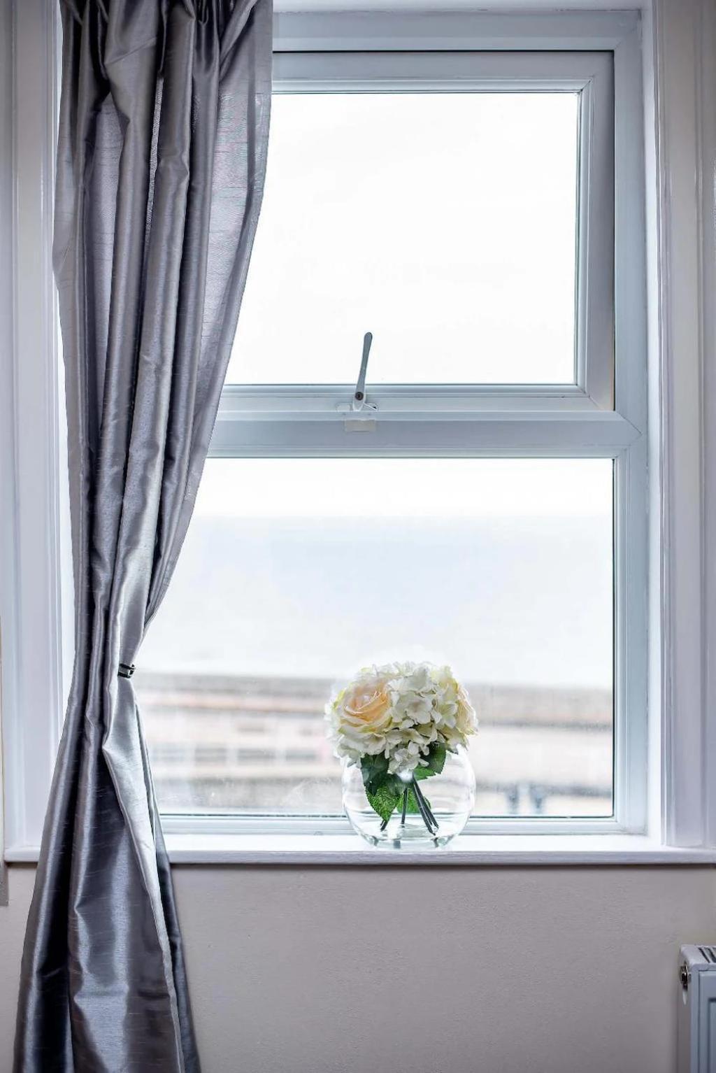 Mars Hotel Seaview Blackpool Bagian luar foto