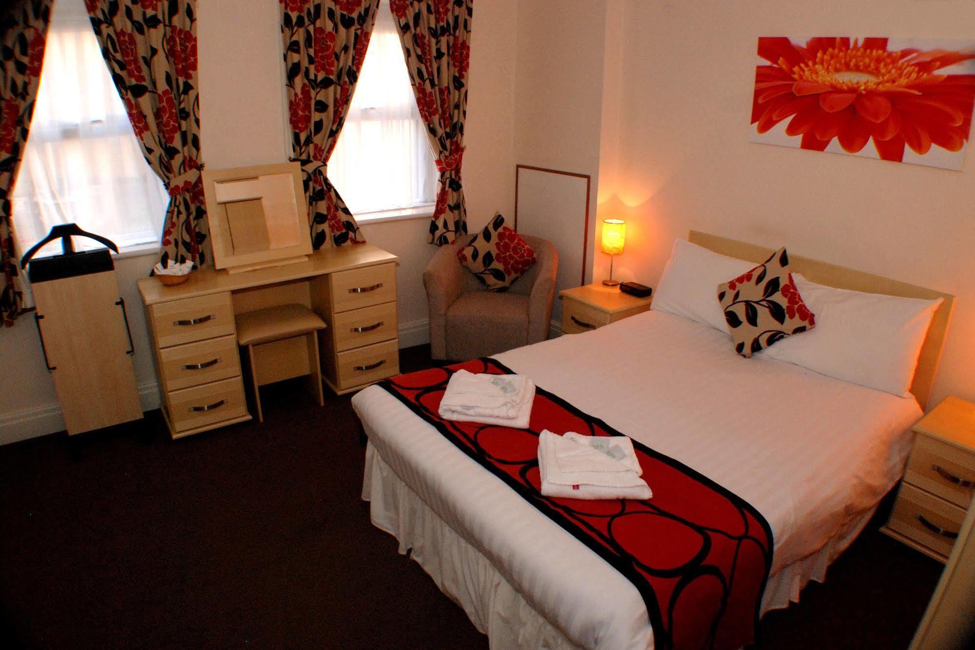 Mars Hotel Seaview Blackpool Bagian luar foto